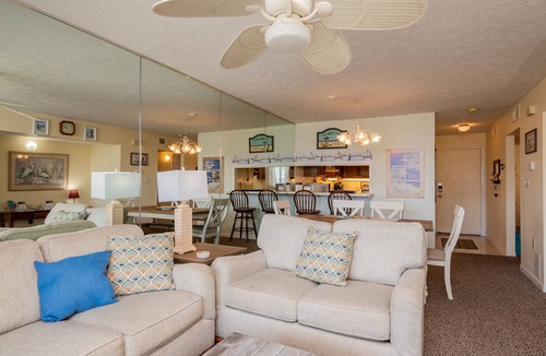 Caswell Beach Condo | A Pelican's Paradise: Condo with Community Pool and Ocean Views