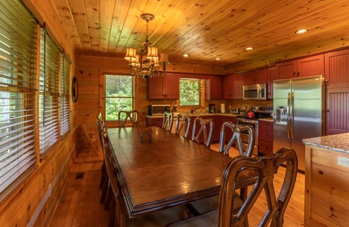 Boone Cabin | A Positive Outlook -10 mins to ASU, Hot Tub - Pool Table - Corner Jacuzzi