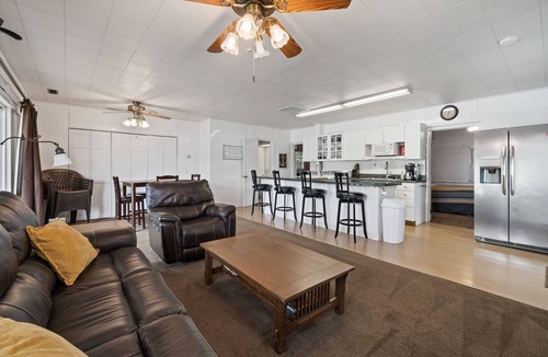 Mooresville House | A quaint and cozy lakefront getaway. Pet friendly and boat slip provided.