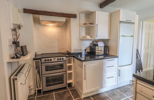 Staveley Cottage | A RIVER RUNS BY, with a garden in Staveley