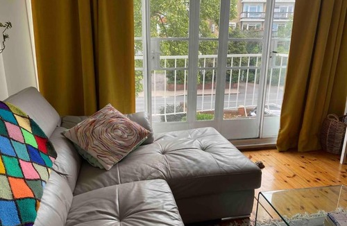 East Putney Apartment | A spacious, comfortable apartment in central London, zone 2
