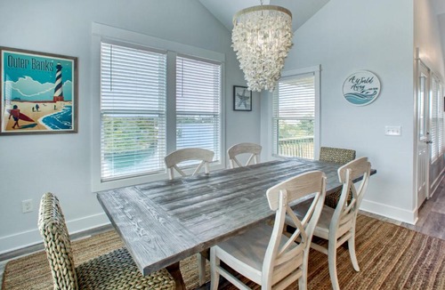 Avon House | A World Away 901