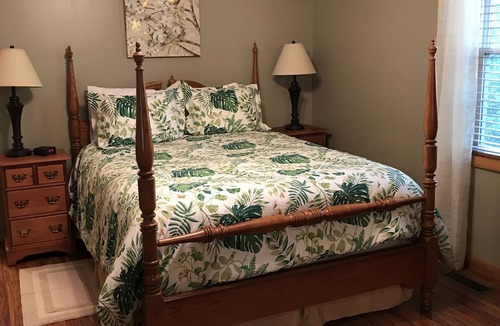 Maggie Valley House | ABOVE AVERAGE GETAWAY WITH A GREAT MTN VIEW