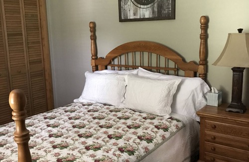 Maggie Valley House | ABOVE AVERAGE GETAWAY WITH A GREAT MTN VIEW