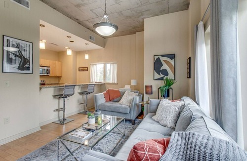 Edgehill Condo | Across from Vanderbilt - Furnished 1BR - Balcony, Parking, Laundry, WiFi, Pet Friendly - 6 mth min