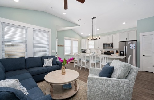 Corolla Light House | Admiral's Abode - Fully Loaded! Walk to the beach, Dogs ok!, Huge SW Pool!
