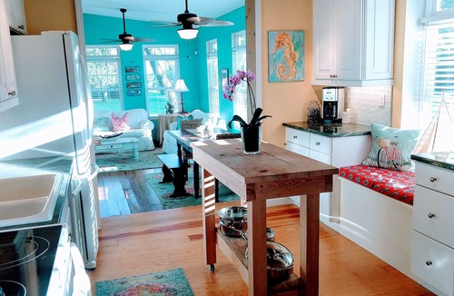Yaupon Beach Cottage | Adorable Cottage By the Sea - Ocean View - 1/2 Block Walk to Beach - Fenced Yard