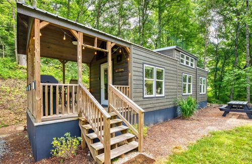 Qualla House | Adorable tiny bungalow with covered porch, gas grill, WiFi, loft & private W/D