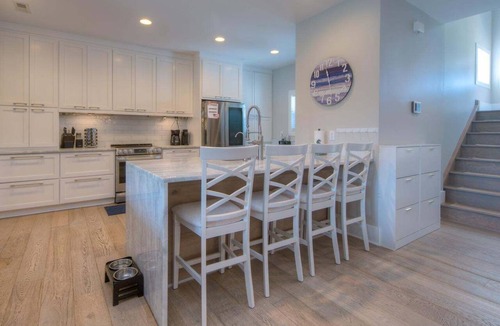 Long Beach House | Adventures on Yacht: Elegant 5BR/5BA, Waterway, Dock, Pool, Hot Tub, Sleeps 11