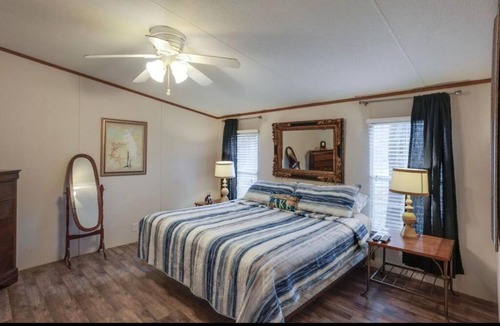 Lake Norman of Catawba Villa | Affordable Lake Norman 4BR Home with Dock, Fire Pit & Kayaks