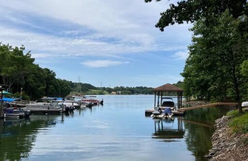 Lake Norman of Catawba Villa | Affordable Lake Norman 4BR Home with Dock, Fire Pit & Kayaks