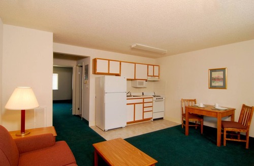 Lexington - Salisbury Hotel | Affordable Suites Lexington