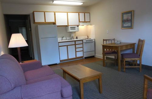 South Salisbury Hotel | Affordable Suites Salisbury