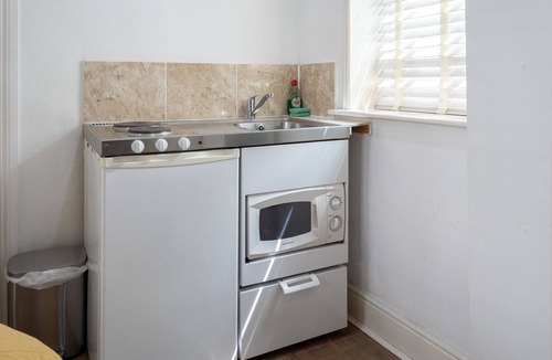 Tower Hill Apartment | Aldgate London City Boutique Studio 3
