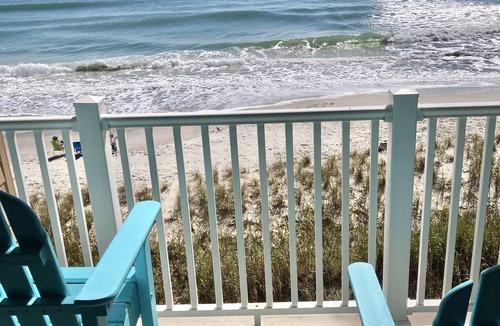 Sneads Ferry Condo | “All ABOUT THE VIEW” A Cozy Oceanfront 1BR 1B Condo With Amazing Ocean Views!