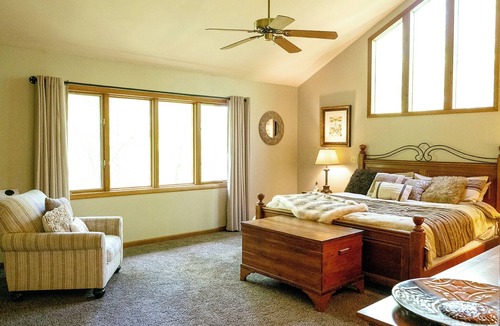 Sapphire Cabin | All-Season Mountain Retreat with Resort Access