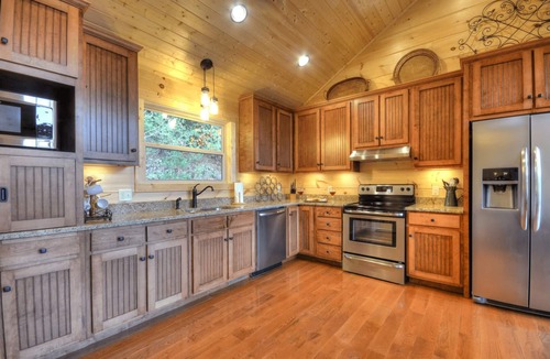 Almond Cabin | Almost Heaven - Free Brewery Tour + Amazing patio w/Fire Pit + Home Theater +