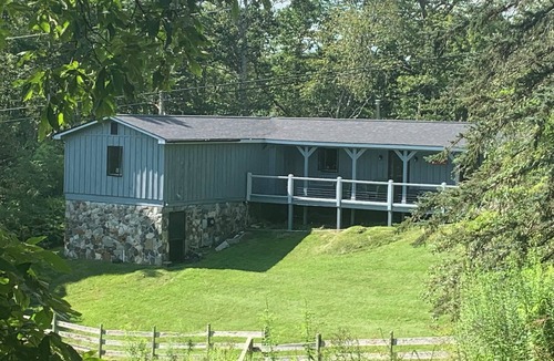 Creston House | Almost Heaven - Quiet Mountain Home