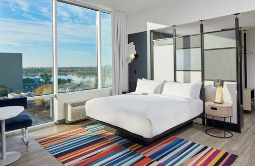 Downtown Wilmington Hotel | Aloft by Marriott Wilmington at Coastline Center