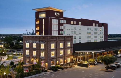 Downtown Wilmington Hotel | Aloft by Marriott Wilmington at Coastline Center
