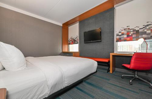 Charlotte Center City Hotel | Aloft Charlotte City Center