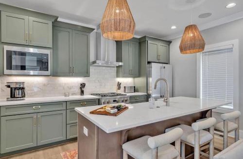 Berry Hill House | Alto-Private Rooftop Deck-8 Mins to Broadway