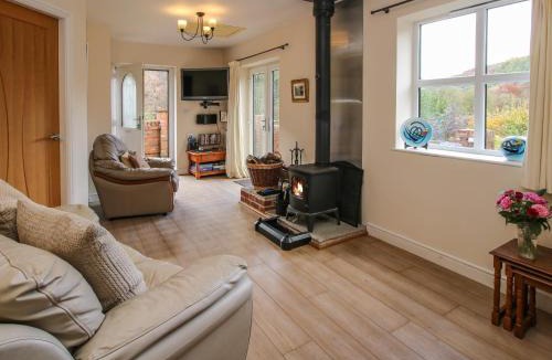 Mold House | Alyn View