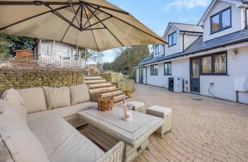 Brimpsfield House | Amaranth