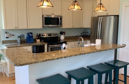 Southern Shores House | AMAZING-4BR BEACH HOUSE-HOT TUB-Free Linens-GREAT LOCATION-Keyless Entry-VolleyB