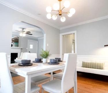 Plaza Midwood House | Amazing Cottage with Great Sights in Charlotte, North Carolina