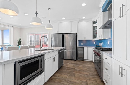 Ocean Isle Beach House | Amazing location! Oceanfront 12bdrm tiki bar pool