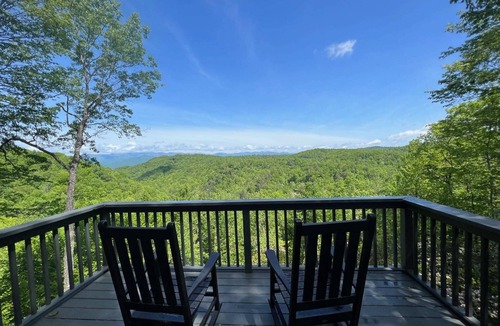 Brevard House | Amazing Mountain Views Hot Tub Dog Friendly