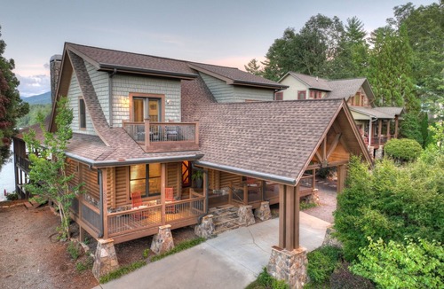 Unaka Cabin | Amazing Sweetwater Lodge - custom lakefront home with mountain views. Close to Blue Ridge!
