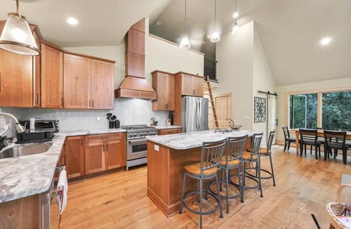 Weaverville Apartment | Amenity-Packed Holiday Home