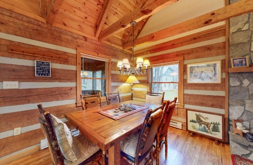 Seven Devils House | American Pride Cabin