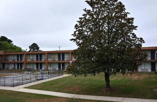 Wilson Apartment | Americas Best Value Inn Wilson - UNIT 8 2 BED GROUND FLOOR