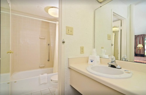 Wilson Apartment | Americas Best Value Inn Wilson - UNIT 16 ONE BED GROUND FLOOR