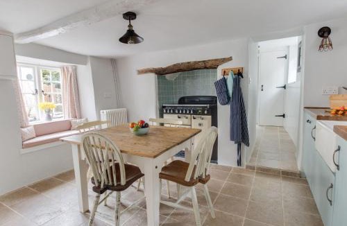 West Lulworth House | Amy Cottage