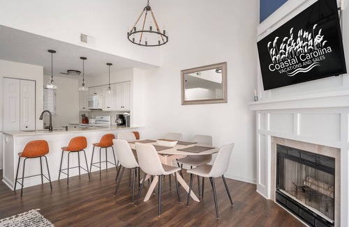 Manteo Condo | Anchor's Away: Canalfront Condo, Water Views, Community Amenities