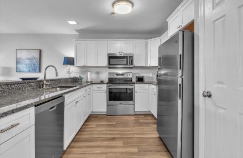 Long Beach Apartment | Anchors Down by Oak Island Accommodations