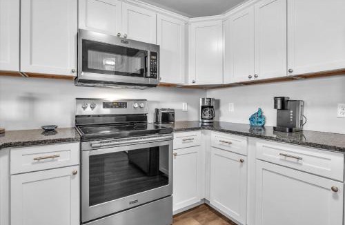 Long Beach Apartment | Anchors Down by Oak Island Accommodations