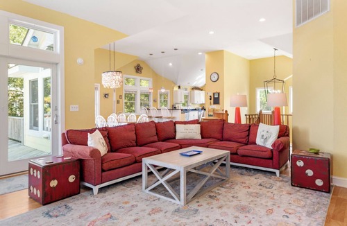 Corolla Light House | Animal House: Soundfront, Hot Tub, Dog-Friendly
