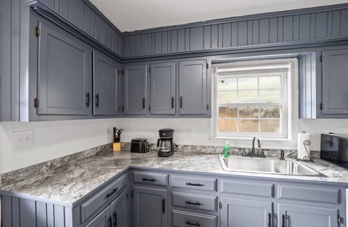 Warrensville Ski Chalet | Ann's Mountain Retreat, Chalet 8 mins the West Jefferson