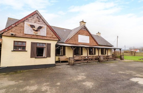 Limavady Cabin | Apache Falls Lodge, Castlerock