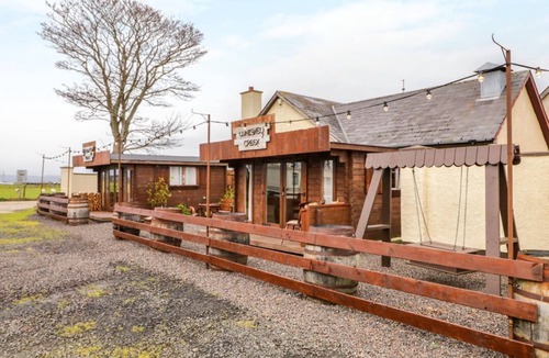 Limavady Cabin | Apache Falls Lodge, Castlerock