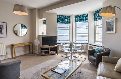 Torquay City Centre Cabin | Apartment 3 - UKC5017
