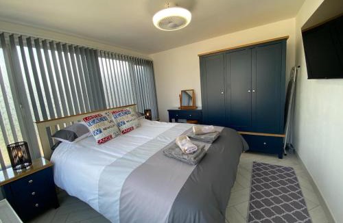 Porth Apartment | Apartment Close To Porth Beach