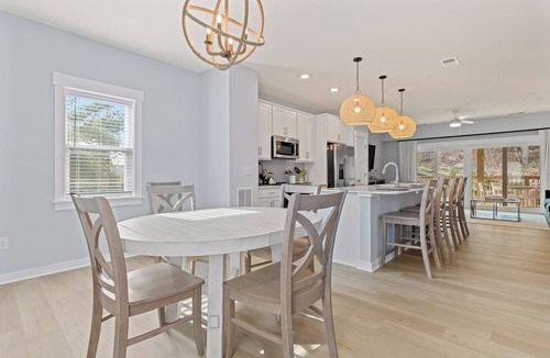 Bermuda Bay House | Aperol Spritz 2 Bedroom at Cambridge Cove with Private Hot Tub!