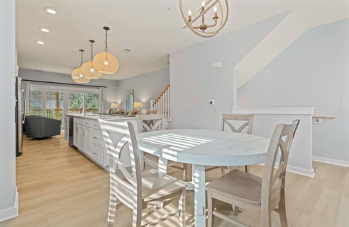 Bermuda Bay House | Aperol Spritz 2 Bedroom at Cambridge Cove with Private Hot Tub!