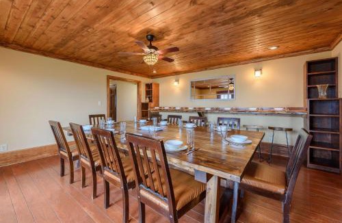 Boone House | Appalachian Mountain Lodge